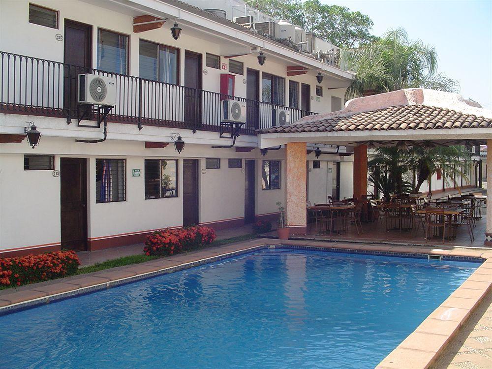 Hotel & Suites Coral Пуэрто-Вальярта Экстерьер фото